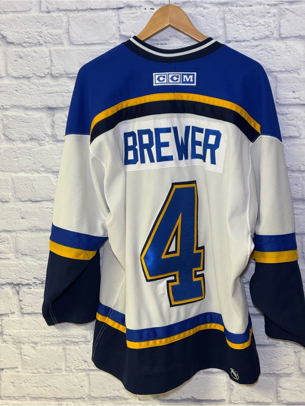 St Louis Blues Eric Brewer #4 CCM Jersey Mens 48 Vintage Nhl White Rare